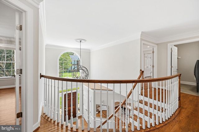 2402 STRYKER AVE, Vienna, VA 22181