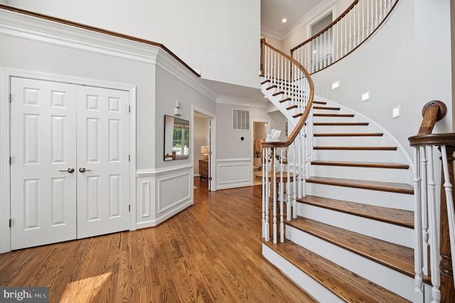 2402 STRYKER AVE, Vienna, VA 22181