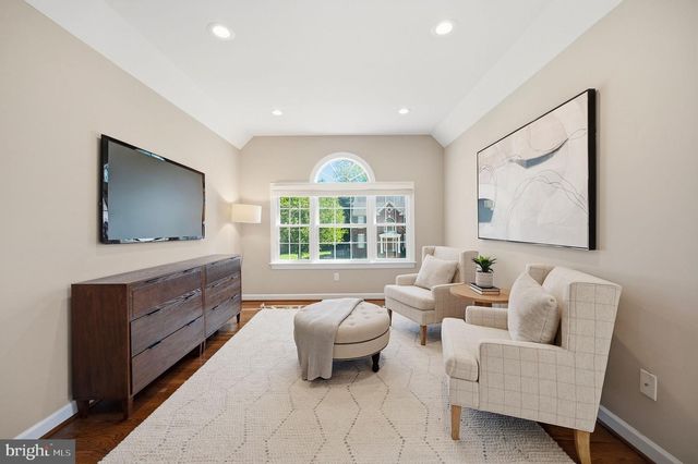 2402 STRYKER AVE, Vienna, VA 22181