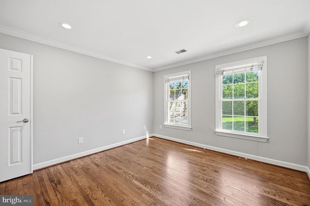 2402 STRYKER AVE, Vienna, VA 22181