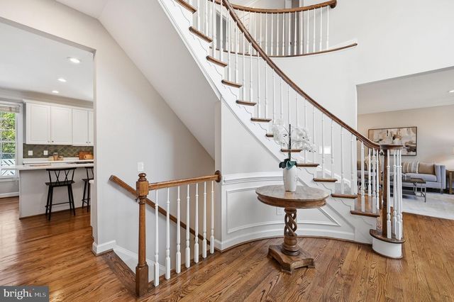 2402 STRYKER AVE, Vienna, VA 22181