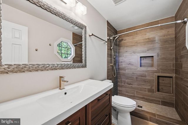 2402 STRYKER AVE, Vienna, VA 22181