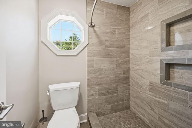 2402 STRYKER AVE, Vienna, VA 22181