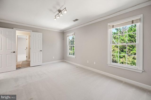 2402 STRYKER AVE, Vienna, VA 22181