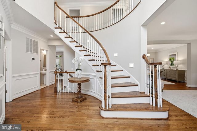 2402 STRYKER AVE, Vienna, VA 22181