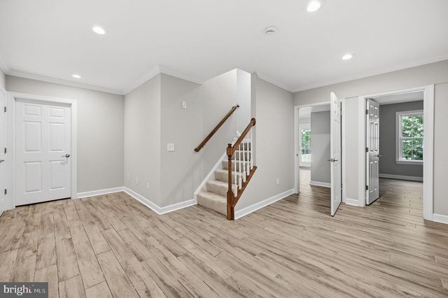 2402 STRYKER AVE, Vienna, VA 22181