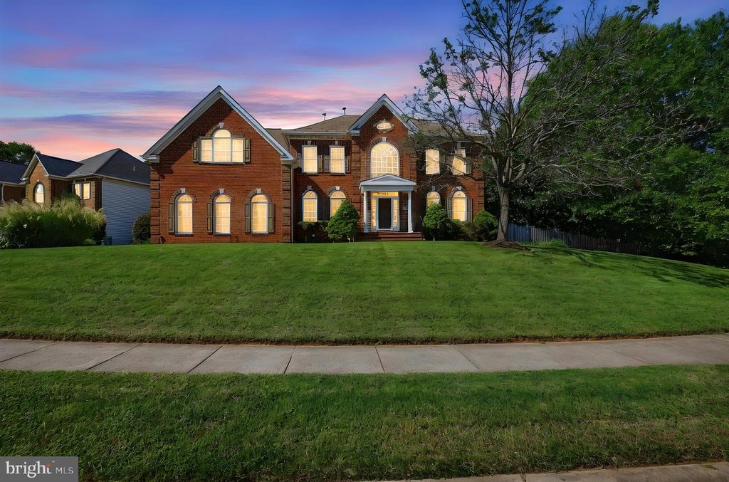 2402 STRYKER AVE, Vienna, VA 22181
