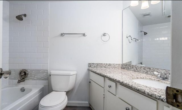 10811 Richmond Avenue 109, Houston, TX 77042