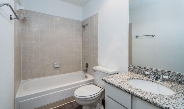 10811 Richmond Avenue 109, Houston, TX 77042
