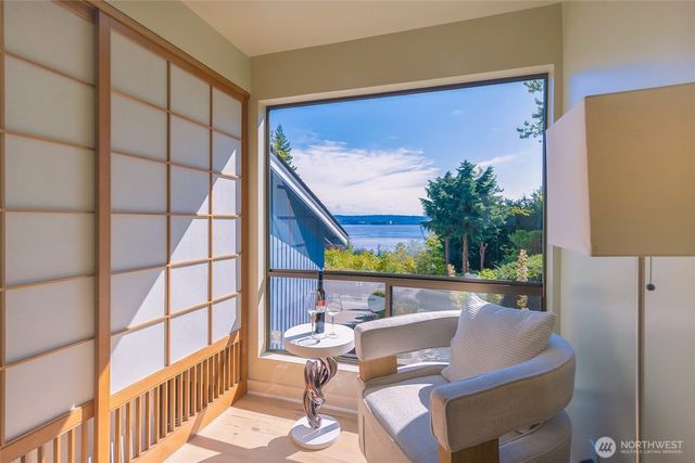 8337 E Mercer Way, Mercer Island, WA 98040