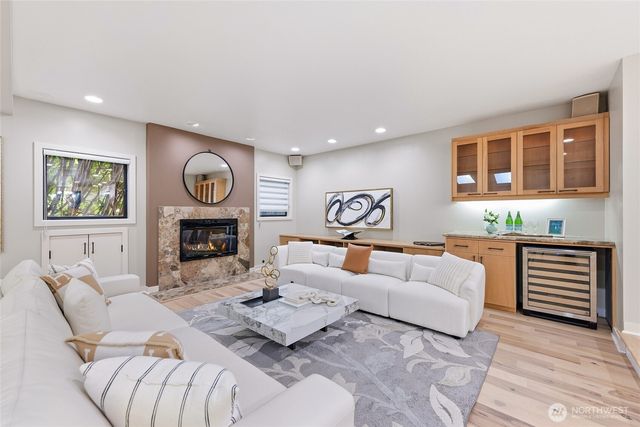 8337 E Mercer Way, Mercer Island, WA 98040
