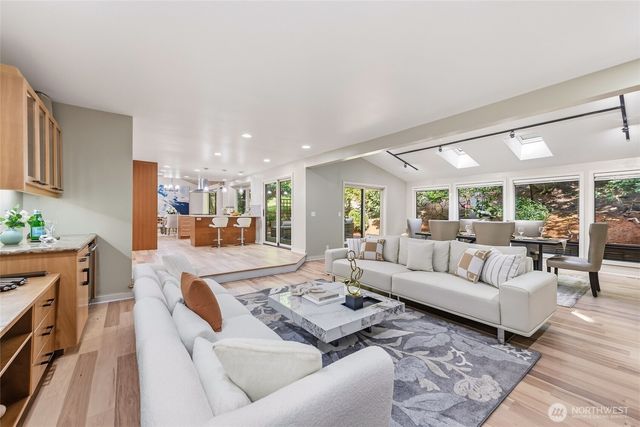 8337 E Mercer Way, Mercer Island, WA 98040