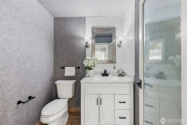 8337 E Mercer Way, Mercer Island, WA 98040