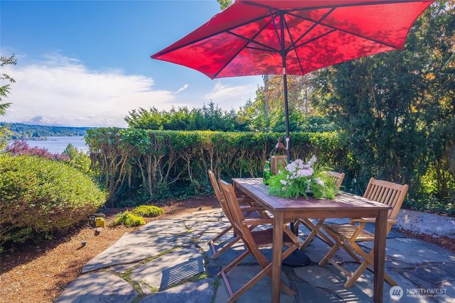 8337 E Mercer Way, Mercer Island, WA 98040