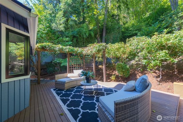 8337 E Mercer Way, Mercer Island, WA 98040