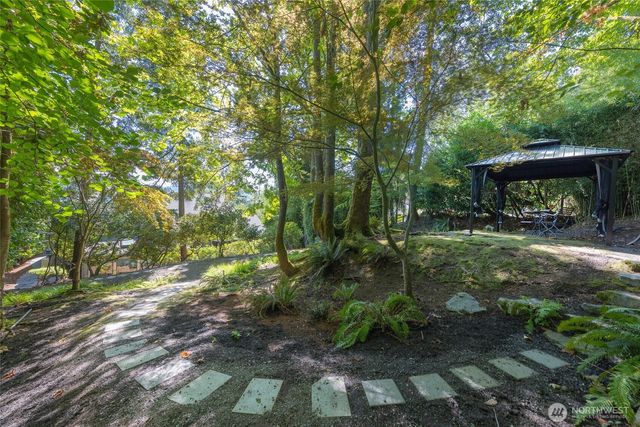8337 E Mercer Way, Mercer Island, WA 98040