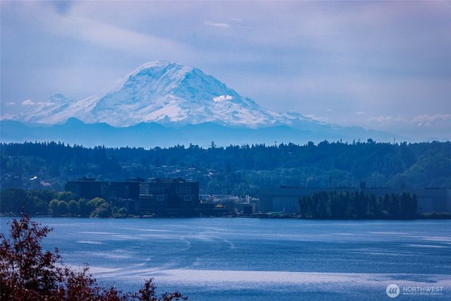 8337 E Mercer Way, Mercer Island, WA 98040