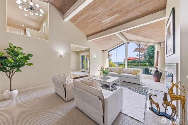 8337 E Mercer Way, Mercer Island, WA 98040
