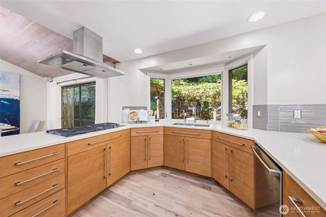 8337 E Mercer Way, Mercer Island, WA 98040