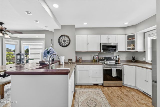 30 Edgewater Park, Toledo, OH 43611