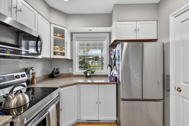 30 Edgewater Park, Toledo, OH 43611