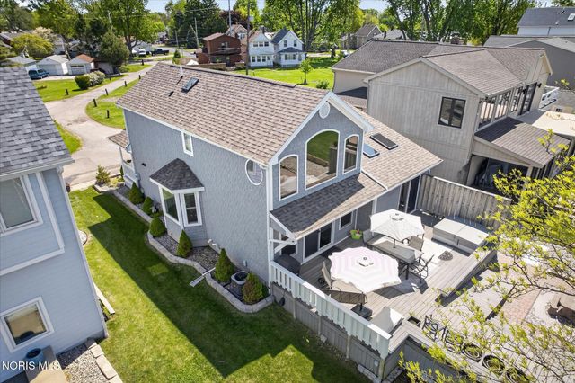 30 Edgewater Park, Toledo, OH 43611