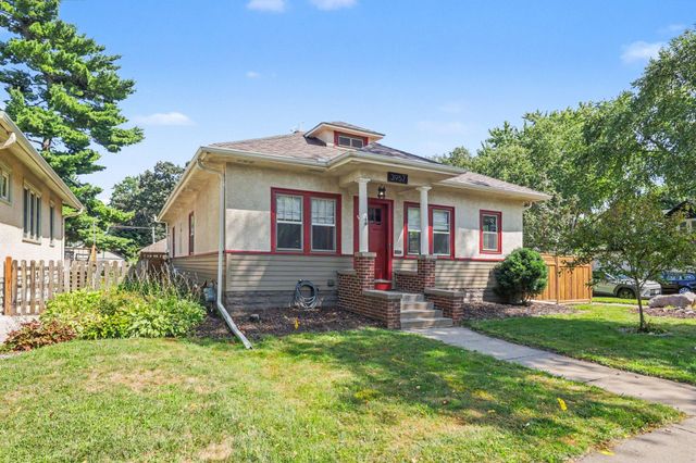 3957 44th Avenue S, Minneapolis, MN 55406