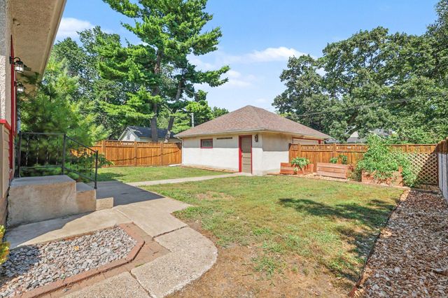3957 44th Avenue S, Minneapolis, MN 55406