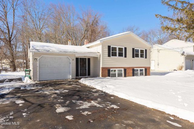 38 Greenridge Drive, Clifton Park, NY 12065