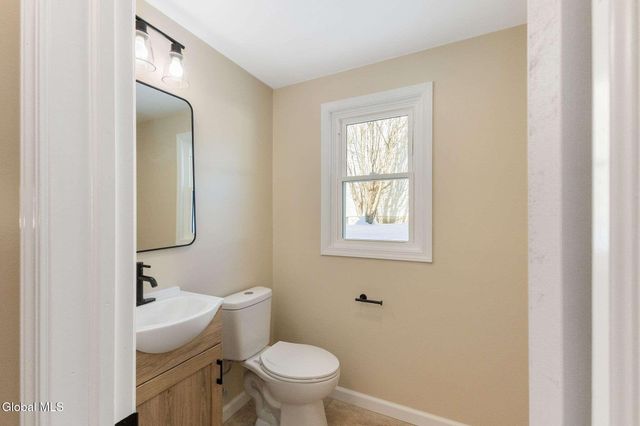 38 Greenridge Drive, Clifton Park, NY 12065