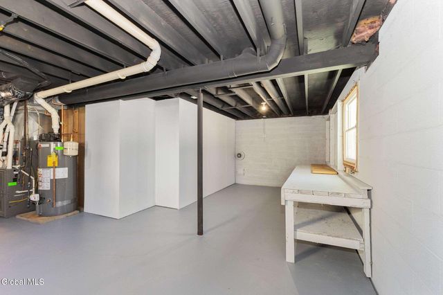 38 Greenridge Drive, Clifton Park, NY 12065