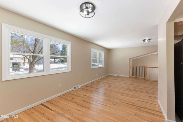 38 Greenridge Drive, Clifton Park, NY 12065