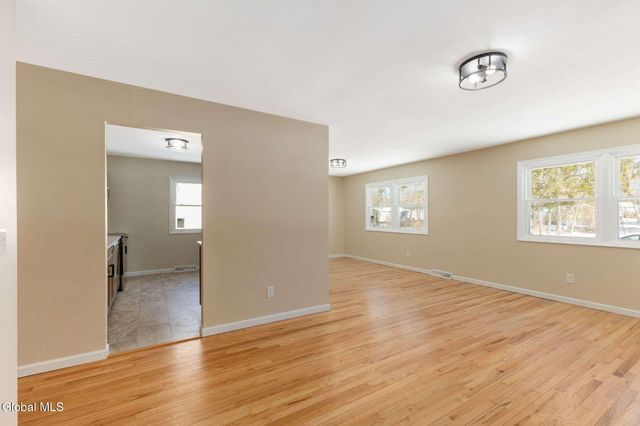 38 Greenridge Drive, Clifton Park, NY 12065