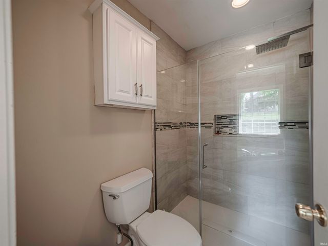 5621 Autumn Ridge Drive, Newburgh, IN 47630