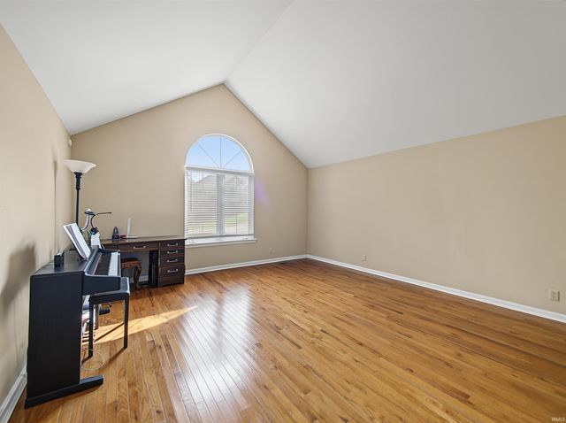 5621 Autumn Ridge Drive, Newburgh, IN 47630