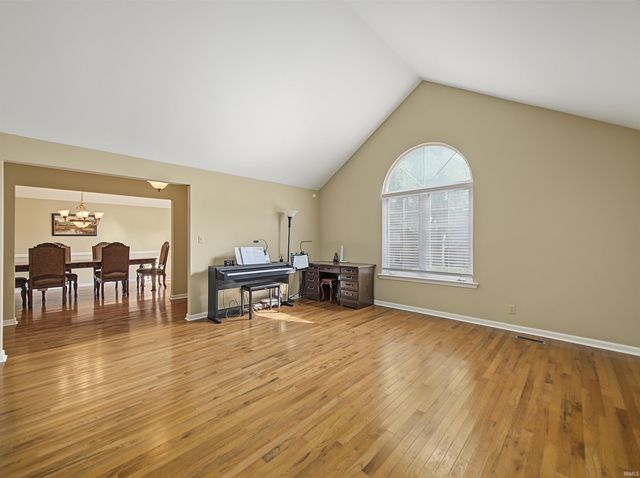 5621 Autumn Ridge Drive, Newburgh, IN 47630