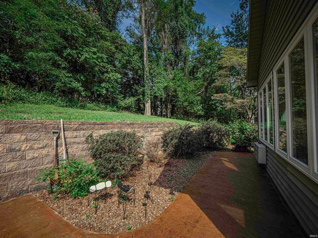 5621 Autumn Ridge Drive, Newburgh, IN 47630
