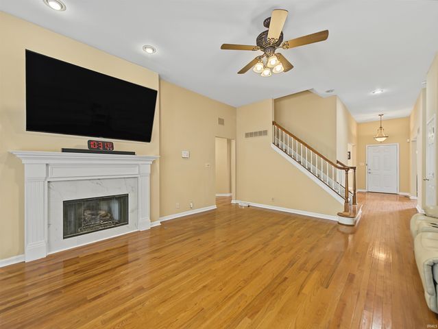 5621 Autumn Ridge Drive, Newburgh, IN 47630