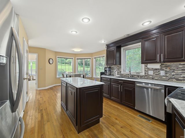 5621 Autumn Ridge Drive, Newburgh, IN 47630