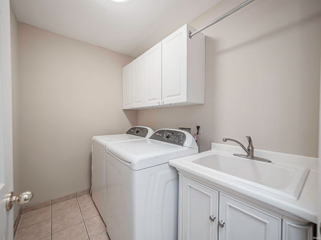 5621 Autumn Ridge Drive, Newburgh, IN 47630