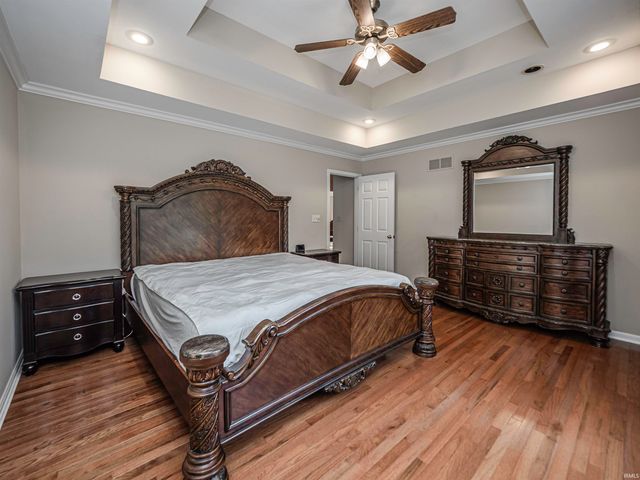 5621 Autumn Ridge Drive, Newburgh, IN 47630