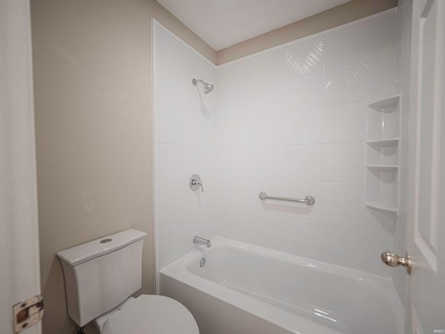 5621 Autumn Ridge Drive, Newburgh, IN 47630