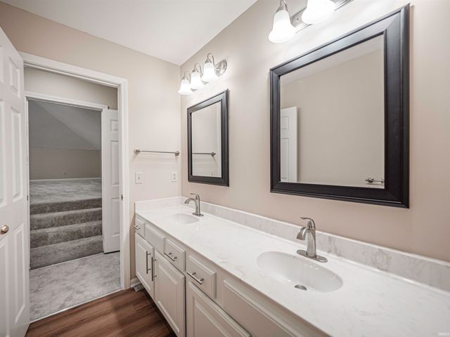 5621 Autumn Ridge Drive, Newburgh, IN 47630