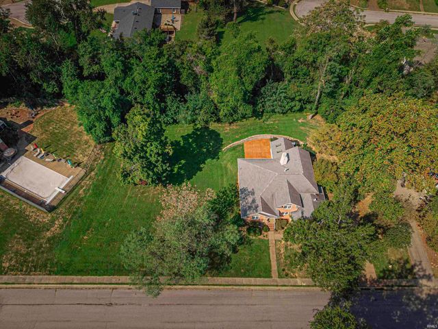 5621 Autumn Ridge Drive, Newburgh, IN 47630