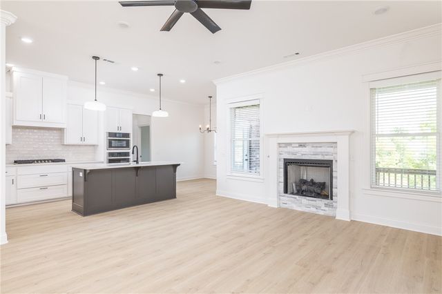 1448 N Pershing Street, Fayetteville, AR 72704