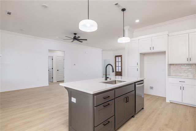 1448 N Pershing Street, Fayetteville, AR 72704