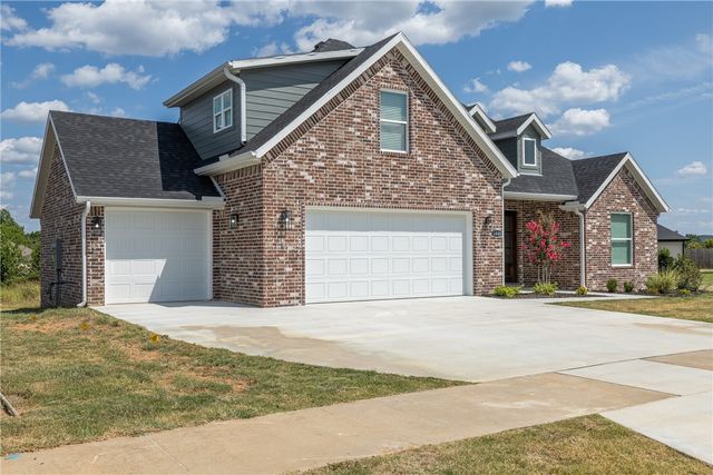 1448 N Pershing Street, Fayetteville, AR 72704