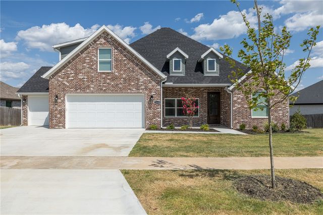 1448 N Pershing Street, Fayetteville, AR 72704