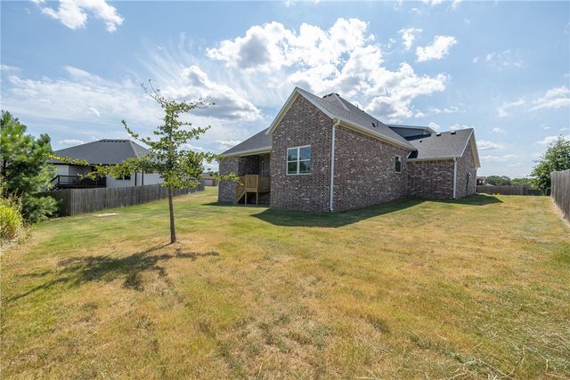 1448 N Pershing Street, Fayetteville, AR 72704