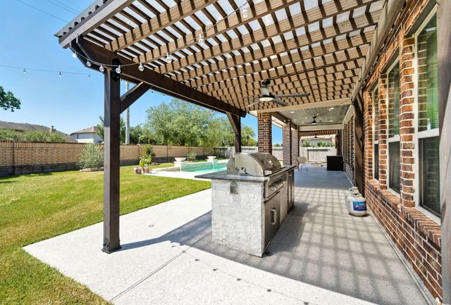 2435 Pamplona Lane, League City, TX 77573